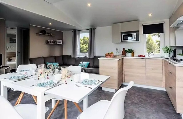 COUNTRY PARK TOUQUIN * - Castel Palace* with air conditioning 3ch 2sdb 6pers 6 persons