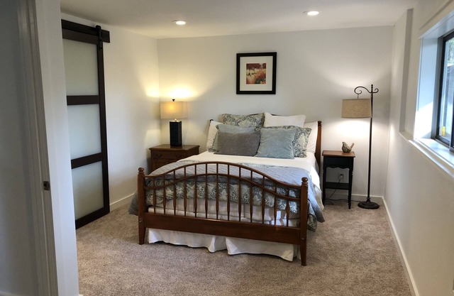 Country Quiet City Convenience, Brand new space-everything's new! Keyless Entry.
