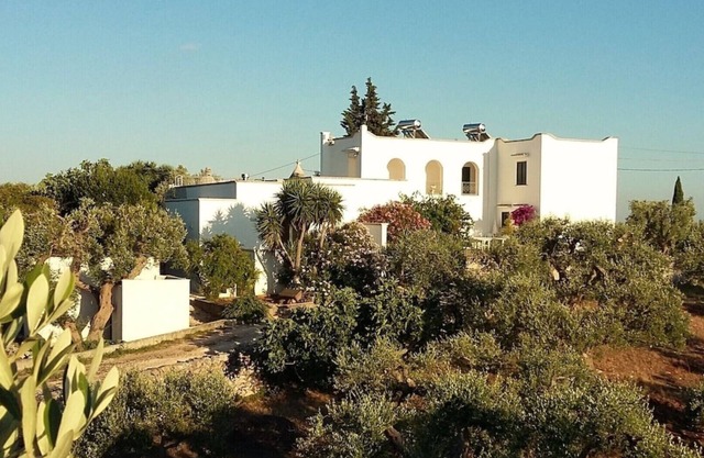 Country Villa With Large Private Pool & Tennis Court - spaciously sleeps 20
