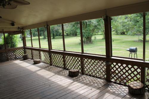 Countryside Bliss - Entire Home on 2 Acres