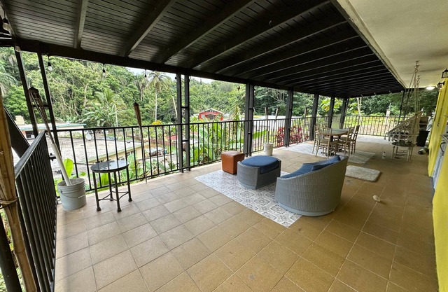 Countryside Compound with Lots of Patio