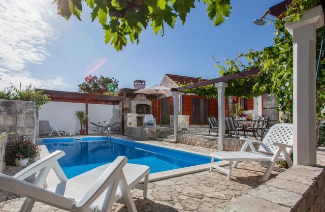 Countryside Family Villa with Private Pool