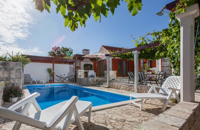 Countryside Family Villa with Private Pool