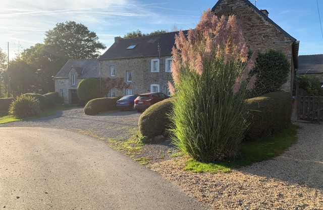 Countryside Cottage 3 Bedrooms Sleeps 6 Heated Pool Pet Friendly Pottery/Craft