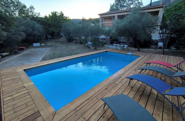 Countryside, swimming pool, pétanque, barbecue