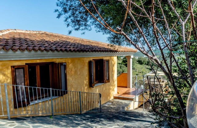 CountrySide Villa Alessandro | 3 Bedrooms and Veranda View!