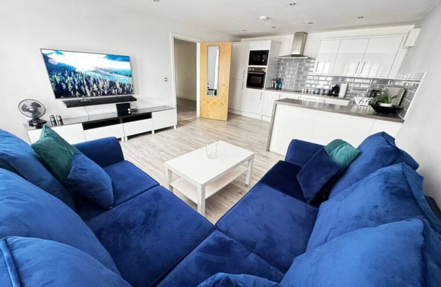 Couples Choice! Walsall City 2BedApartment SmartTv