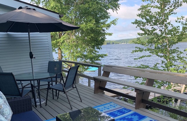 Couple’s Getaway—Vintage 1920's Lake Front Cottage on Lake Hortonia in Vermont
