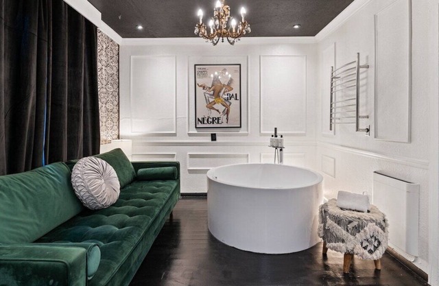 Couples Retreat With Jacuzzi Tub