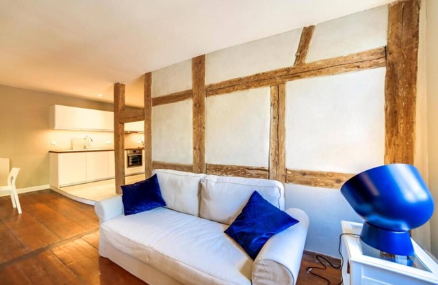 Cour de l'Abbaye Andlau 4 adults 2 kids 2br