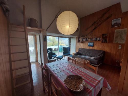 Courchevel - Appartement 2 Pièces avec Parking et Terrasse - FR-1-514-44