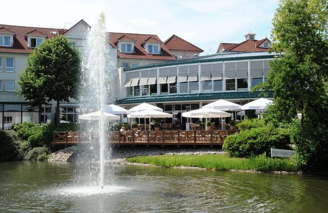 COURT HOTEL