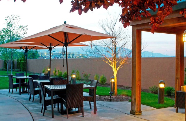 Courtyard by Marriott Medford Airport