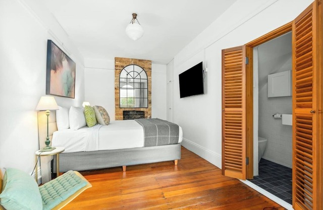 Courtyard Studio Charm in the Heart of Paddington