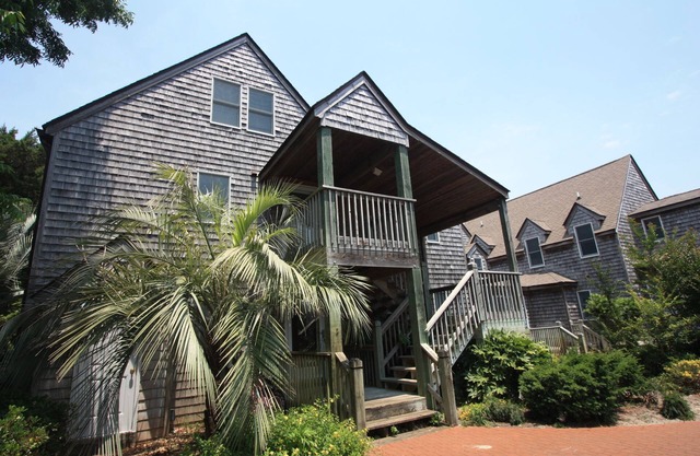 Courtyard Villas on Silver Lake Harbor