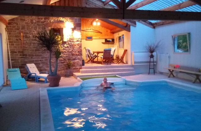 Covered SWIMMING POOL and SAUNA + PRIVATE SPA LOGIS LUEURS DU SOLEIL 4* -7/10 People