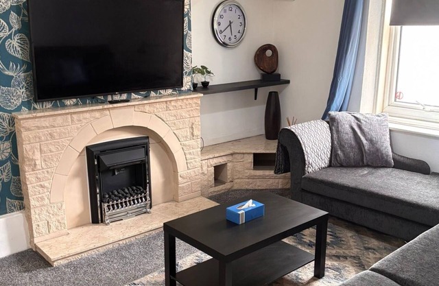 Coxon - 5 Bdrm 4 beds Perfect 4 contractor