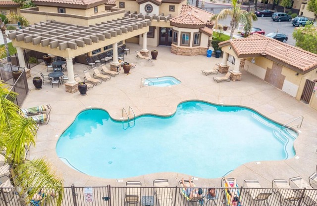 Coyote Landing, Beautiful Resort Style Vacation Condo