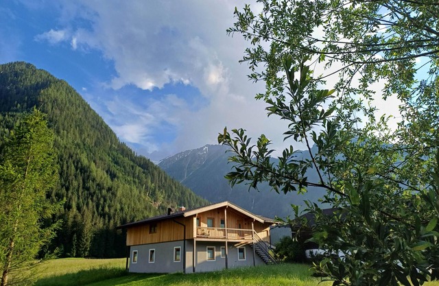 Cozy loft with balcony in Neukirchen