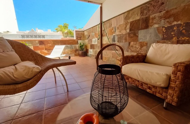 Cozy Attic with front terrace in Triana