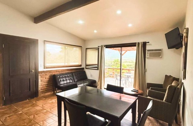 Cozy Cabin with Terrace and Panoramic View- Access to Pool
