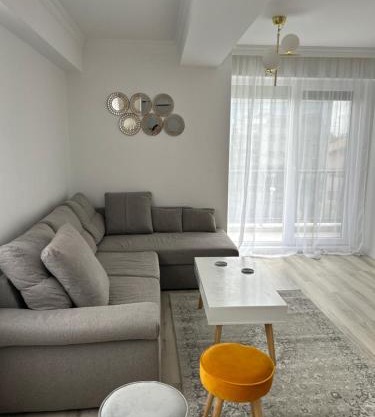 Cozi white apartament