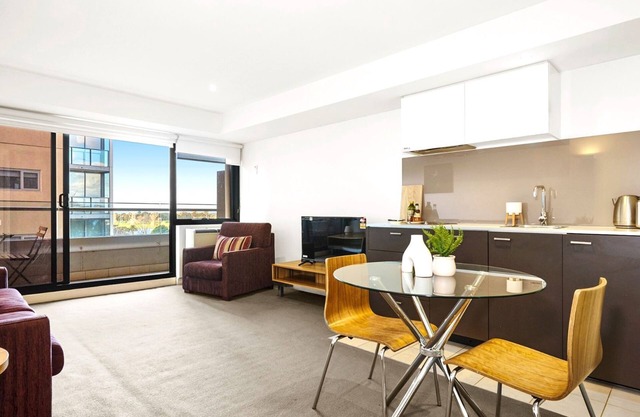 Cozy 1-Bed Apartment on St Kilda Road