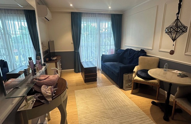 Cozy 1-bedroom apartment with AC, WiFi in enchanting Tambon Na Chom Thian