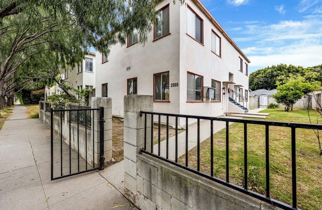 Cozy 1-bedroom apartment in terrific Santa Monica AC, WiFi, Free Parking Laundry