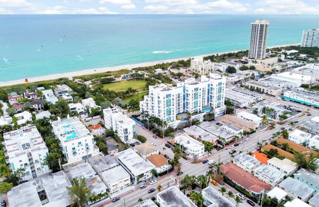 Cozy 1-bedroom apartment in lovely Miami Beach steps away from the beach