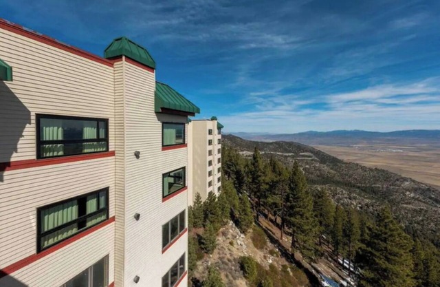 Cozy 1-bedroom apartment with fitness room, WiFi in nice Stateline