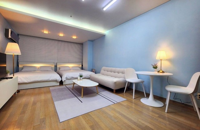 "Cozy 1-bedroom apartment in brilliant Seoul with WiFi"