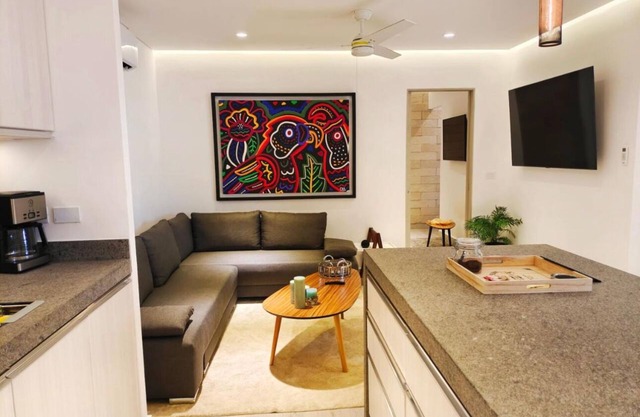 Cozy 1-bedroom apartment with AC and WiFi in charming Cancun