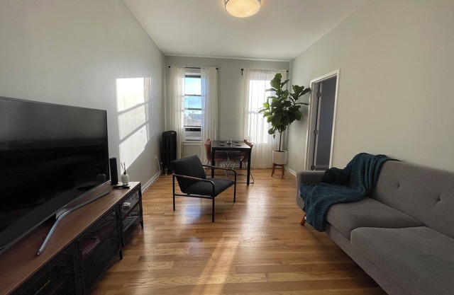 Cozy 1-bedroom apartment in excellent Queens Location with WiFi