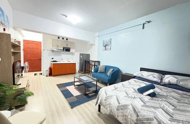 Cozy 1-bedroom condo in Lapu-Lapu City with WiFi,and mobilehot WiFi fitness room
