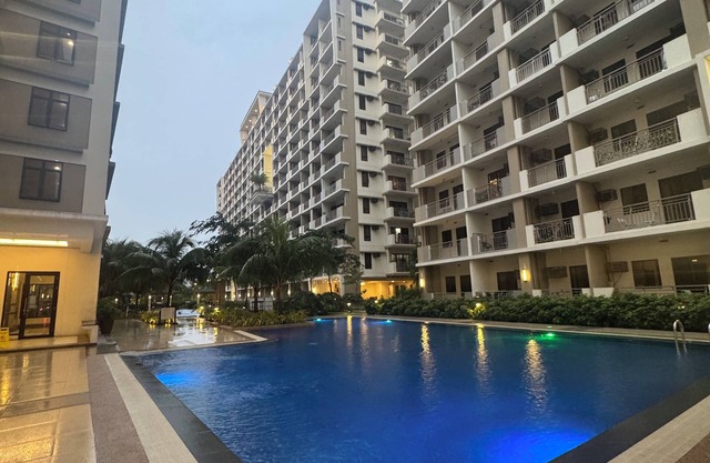 Cozy 1-bedroom condo iParanaque City with AC/WI-FI netflix