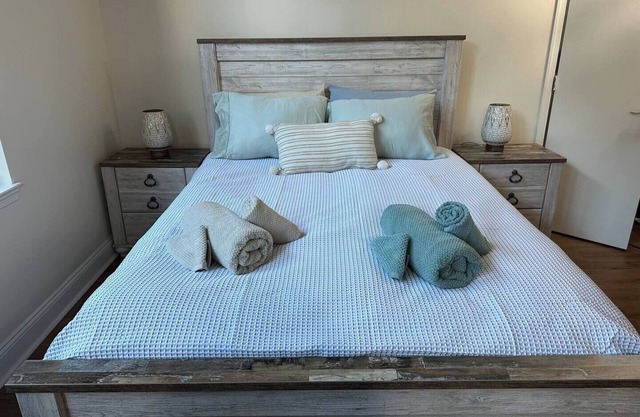 Cozy 1-bedroom condo with AC,fitness room in welcoming Philadelphia/WITH PARKING