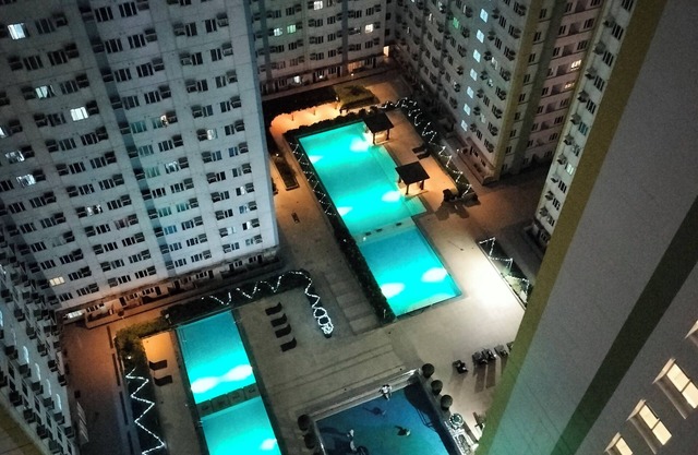 Cozy 1-bedroom condo in lovely Quezon City with AC