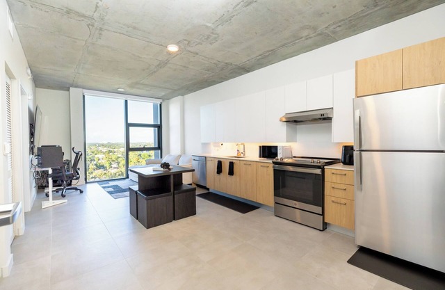 Cozy 1-bedroom condo with WiFi, fitness room in superb Miami!