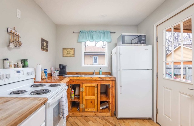 Cozy 1 Bedroom Home S