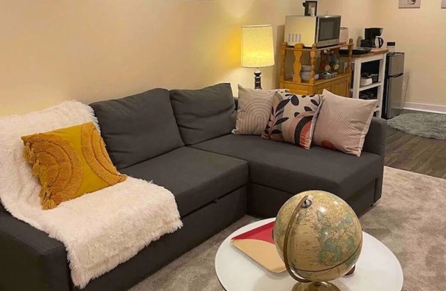 Cozy 1-bedroom lower level apt in fantastic Portland neighborhood