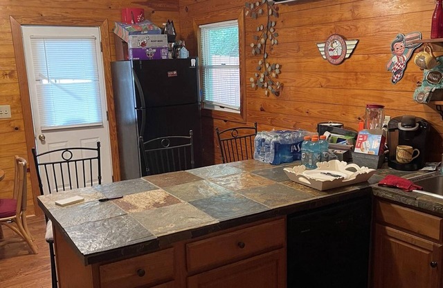 Cozy 1 Bedroom, one sofa bed Cottage House n10 min from Lake Pointe Sports Ctrn
