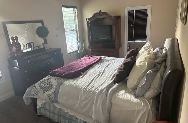 Cozy 1-bedroom with WiFi and AC in a quiet save neighborhood