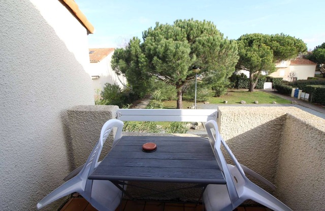 Cozy 1-BR Apt with Mezzanine, Balcony, Near Beach & Parking - Dolus-d'Oléron