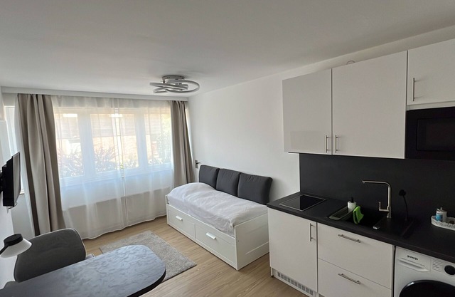 Cozy 1-room studio with private entrance - right next to the forest.