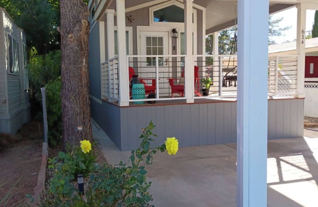 Cozy 1Bedroom Tiny home with, WiFi + Amenities near Recreation + National Parks