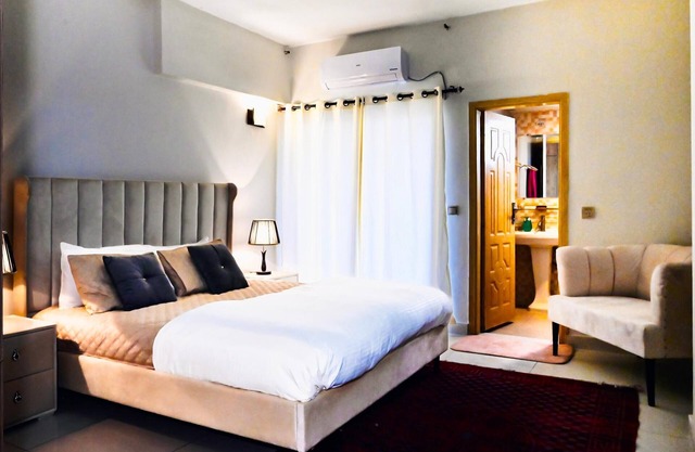 Cozy 1BHK Apartment Near Giga Mall