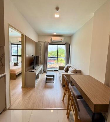 Cozy 1BR in Jed Yod -Pool View & Convenience Hub