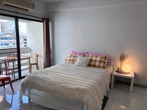 Cozy 1br walk to BTS and Airport Rail Link Close to Malls M11