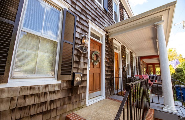 Cozy 1st Floor King George one bedroom apartment right across from USNA